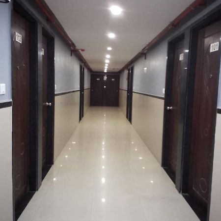 Infinity Rooms & Banquet Surat Zewnętrze zdjęcie